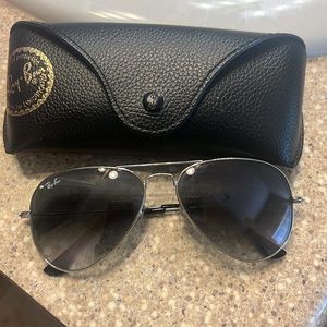 RAY-BAN Aviator Sunglasses